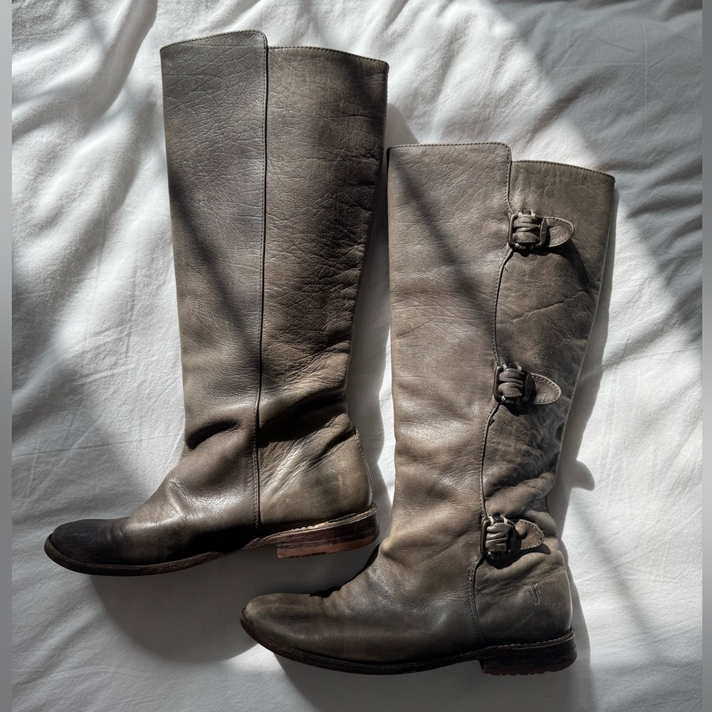 Frye Paige Women's Grey Distressed Leather Buckle Boots - Size 7